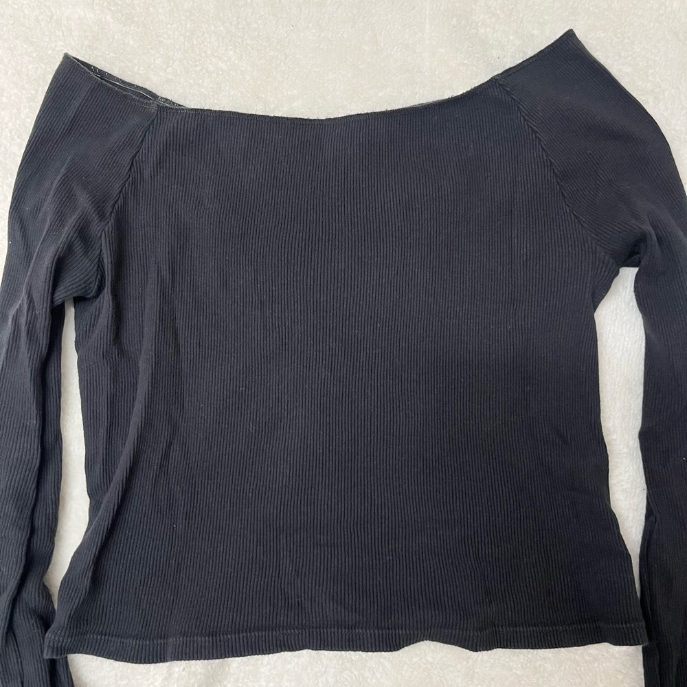 Black Off-Shoulder Long Sleeve Top